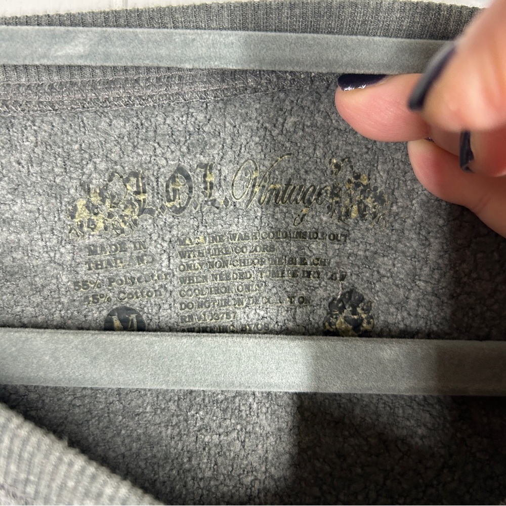 More Issues Than Vogue Graphic Long Sleeve Gray Sweatshirt Medium - Picture 5 of 6